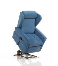 Carica l'immagine nel visualizzatore di Gallery, Poltrona Patty