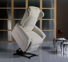 Carica l'immagine nel visualizzatore di Gallery, Poltrona Venere